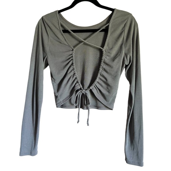 Women's Cropped Long Sleeve Open Back Rib Knit Size M Medium Gray Beige Crop Top - Picture 1 of 13